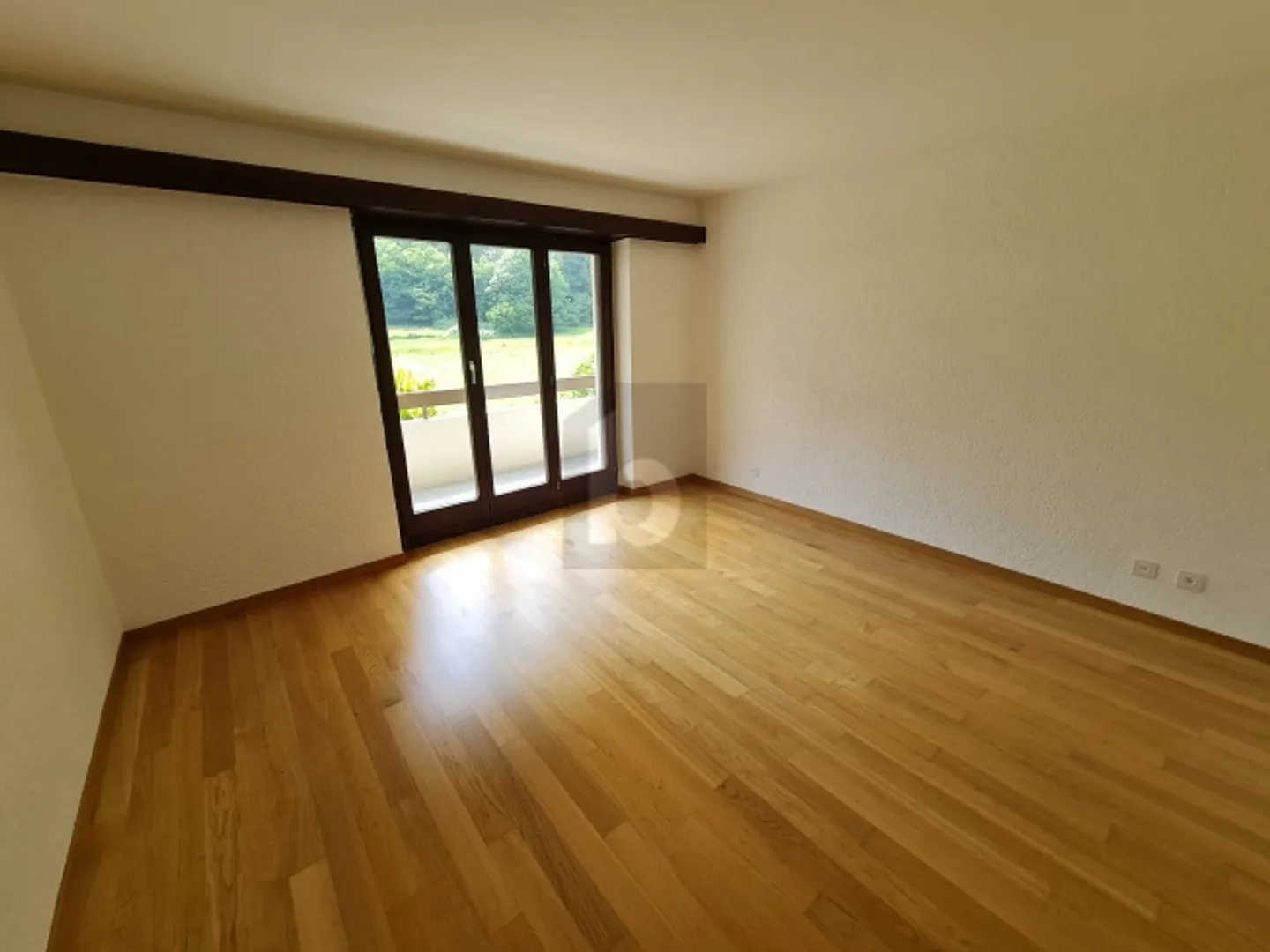 «SPAZIOSO E SOLEGGIATO CON GIARDINO» - Photo 5 of 6