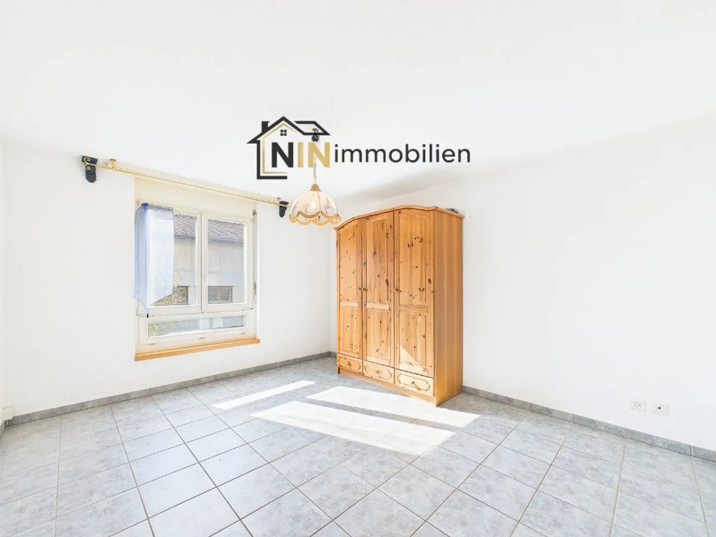 Apartment - Photo 5 of 8