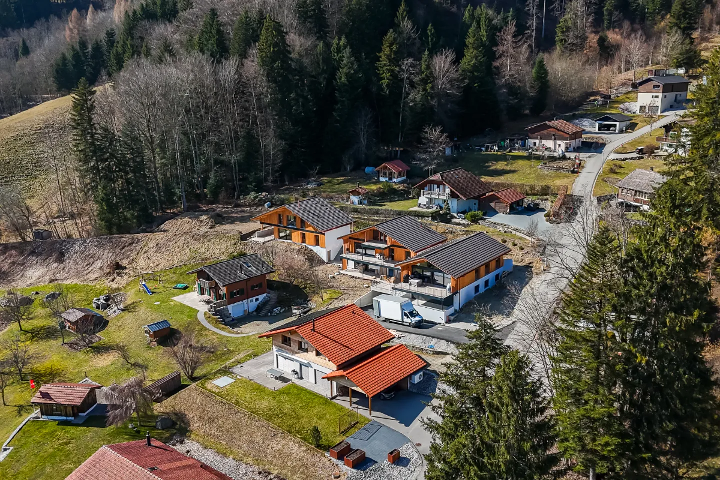 Dernière chance : Appartement 4½ pièces presque neuf avec grande terrasse - Photo 1 sur 13