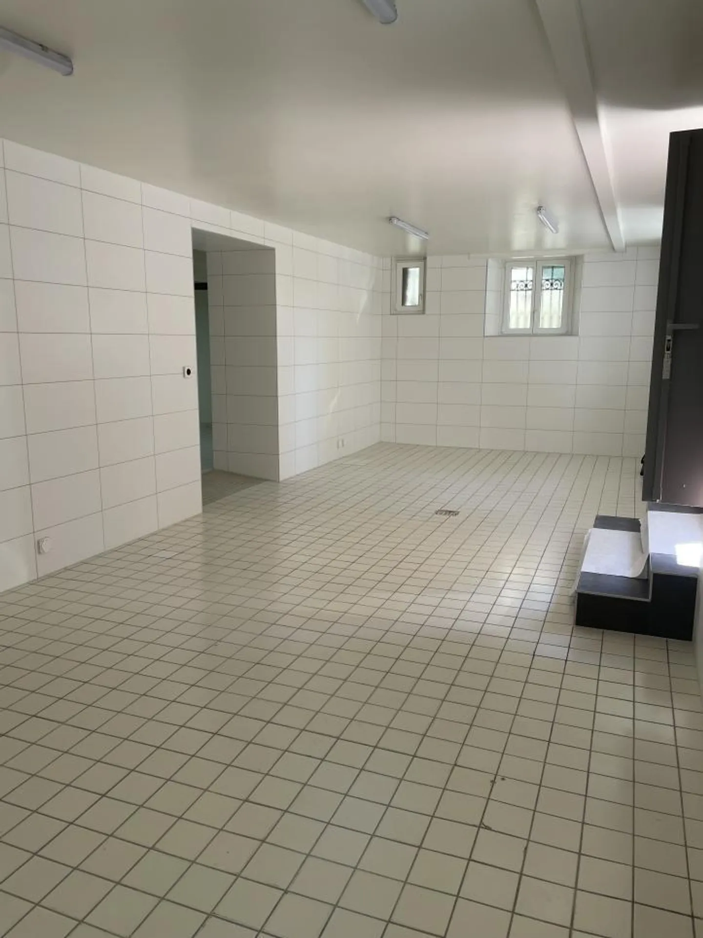 Local commercial proche du centre de Lausanne - Photo 9 sur 13