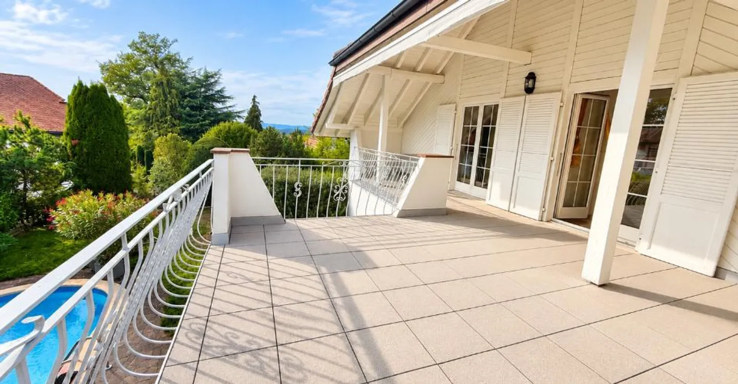Appartement spacieux avec grand balcon - Photo 2 sur 7