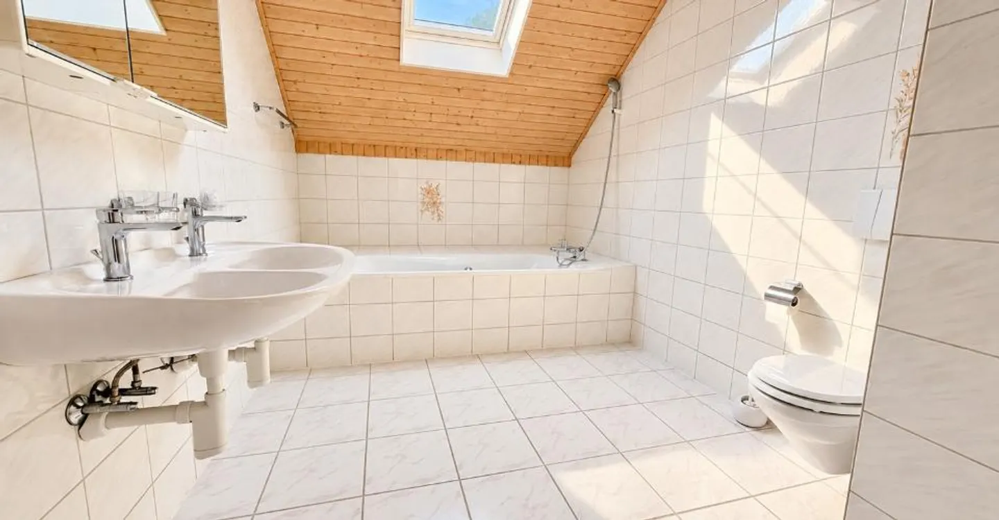 Appartement spacieux avec grand balcon - Photo 6 sur 7