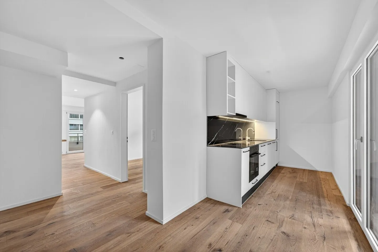 Stilvolle Wohnung mit Seeblick - Foto 3 von 9