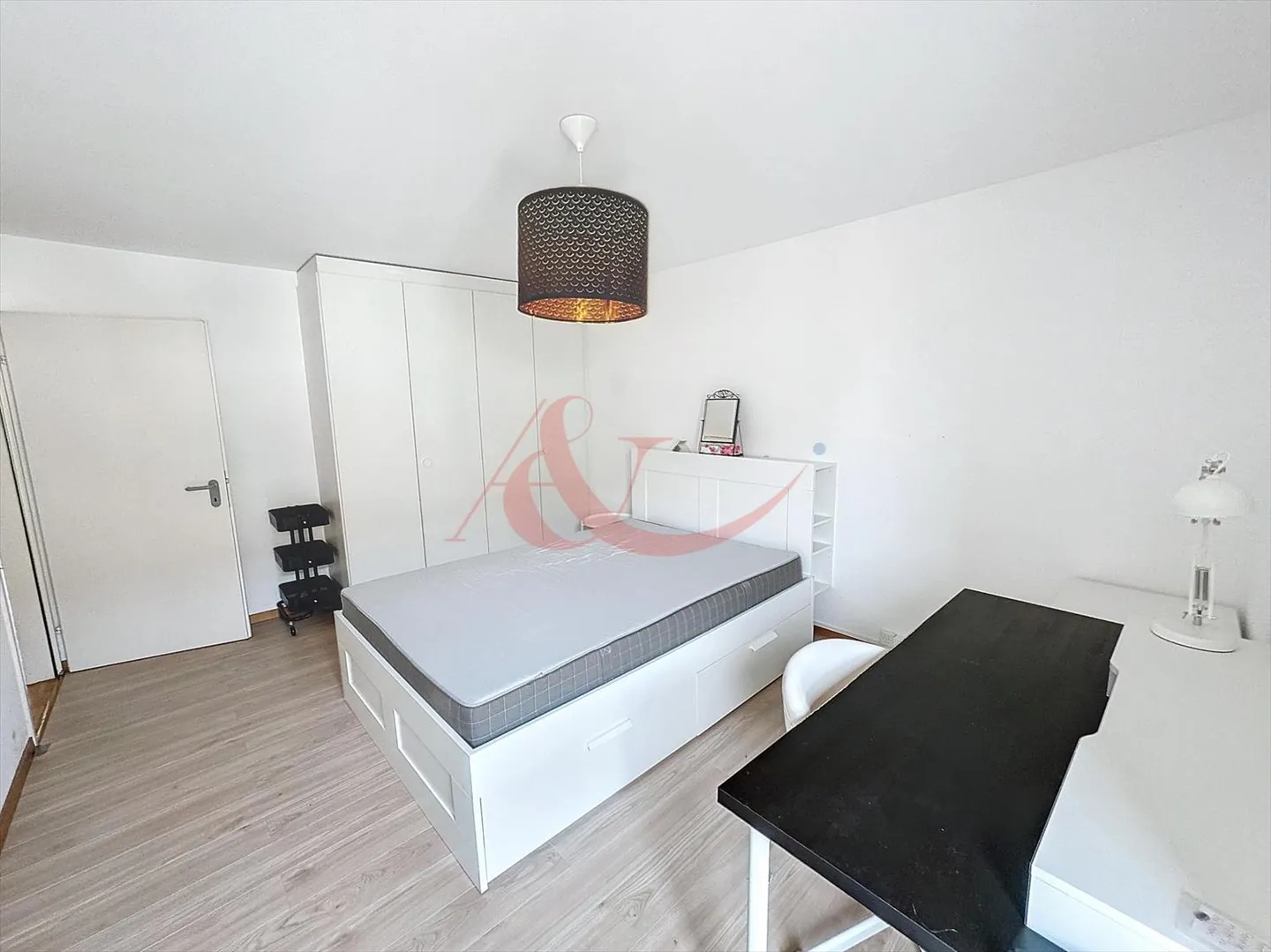 Appartement mit Durchgang in ruhiger Nachbarschaft in Gland - Foto 6 von 8