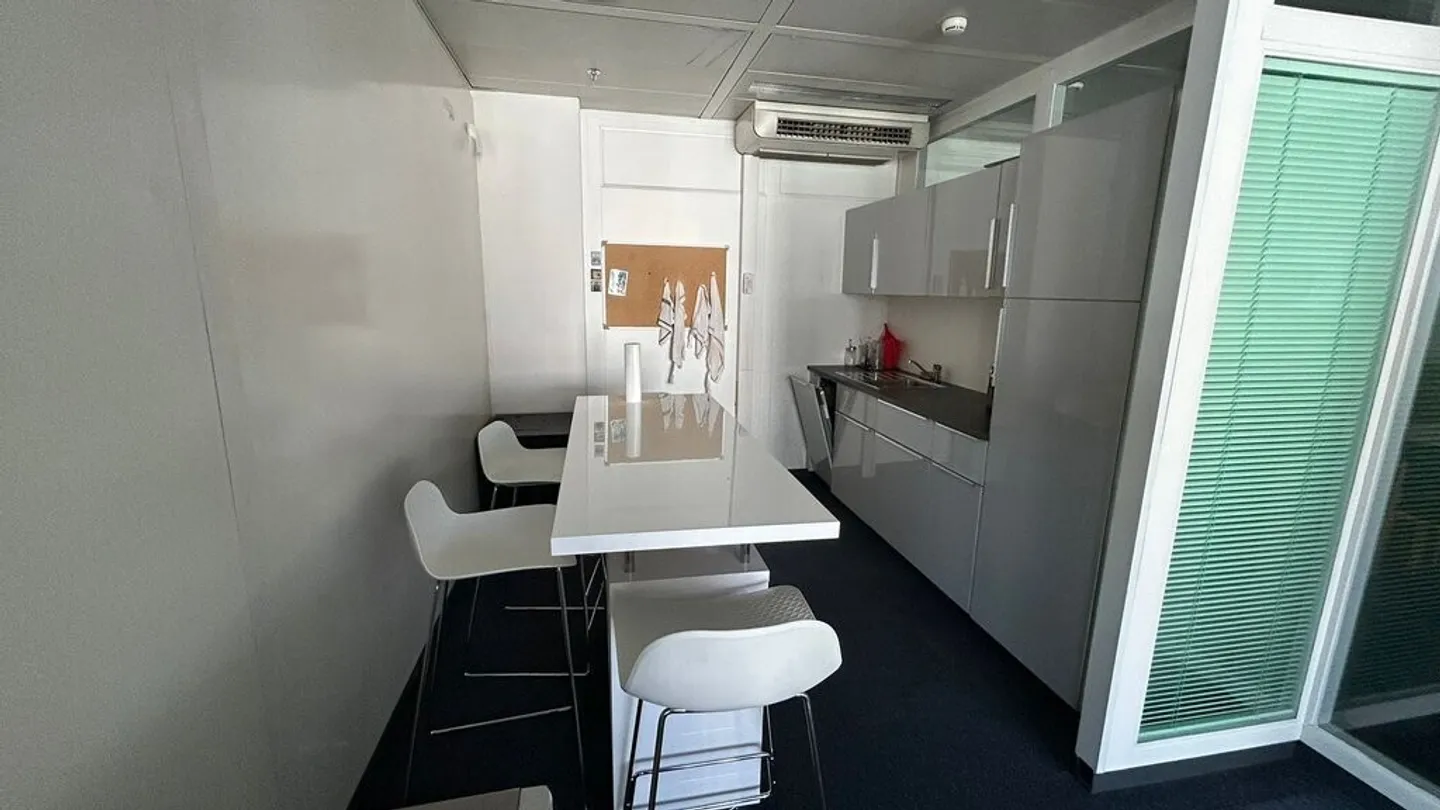Office Space 18m2 - 4th floor - GBC - Photo 6 of 8