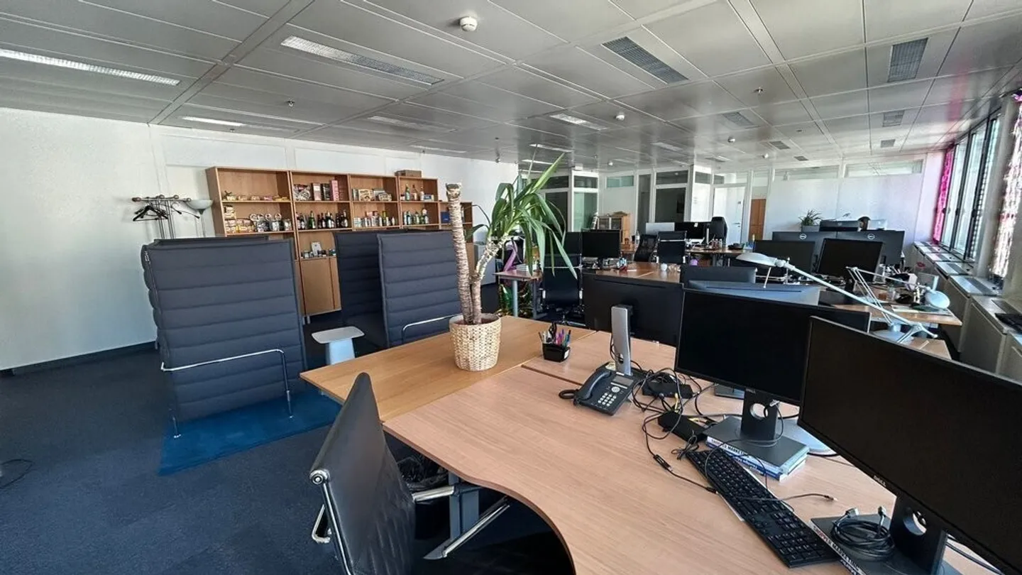 Office Space 18m2 - 4th floor - GBC - Photo 7 of 8