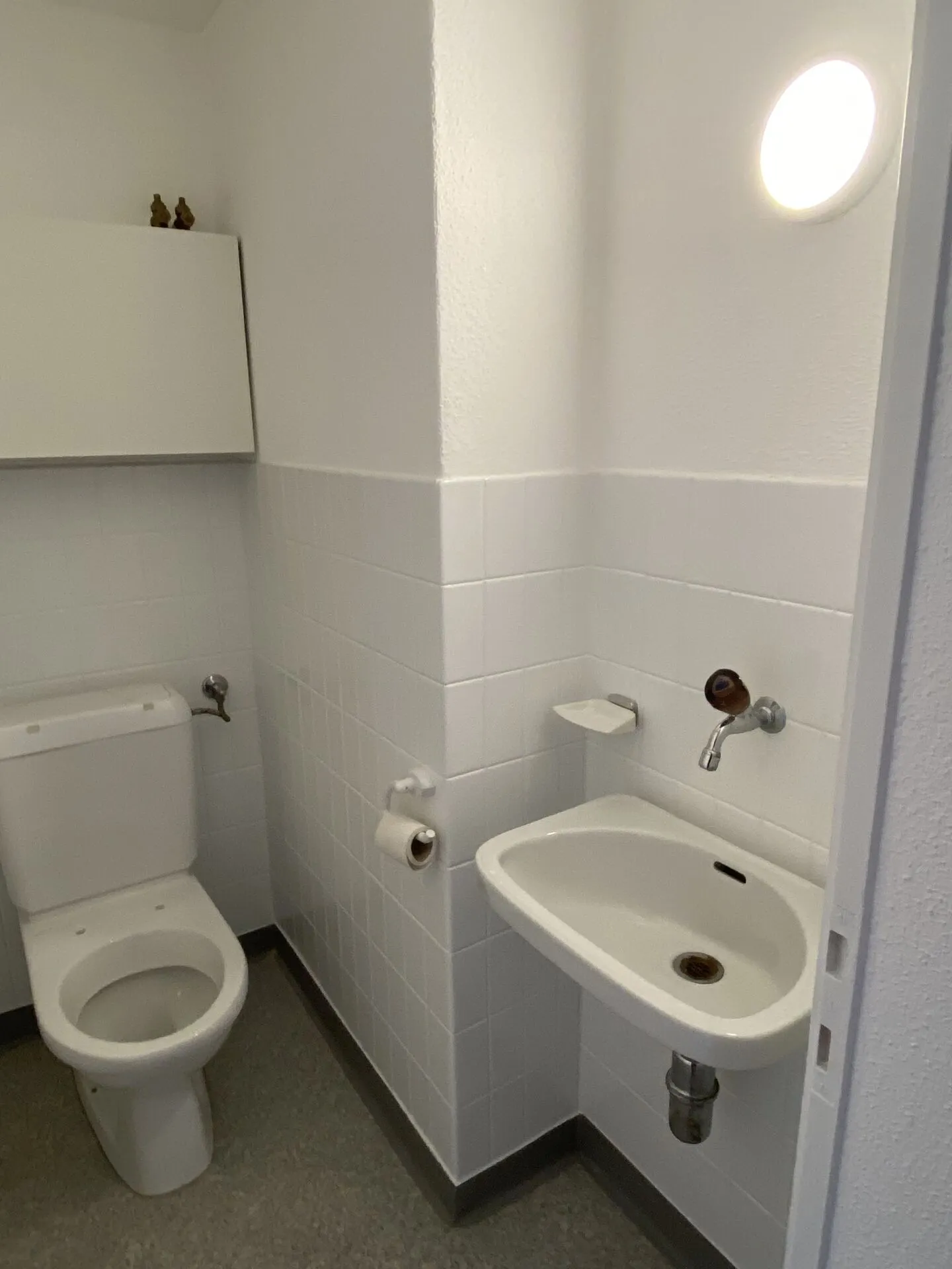 Terrasse und Aussicht! Grosszügig, sonnig, hell, preiswert, 5.5-Zimmer-Wohnung mit grosser Terrasse und Sicht in die Berge! - Photo 7 of 7