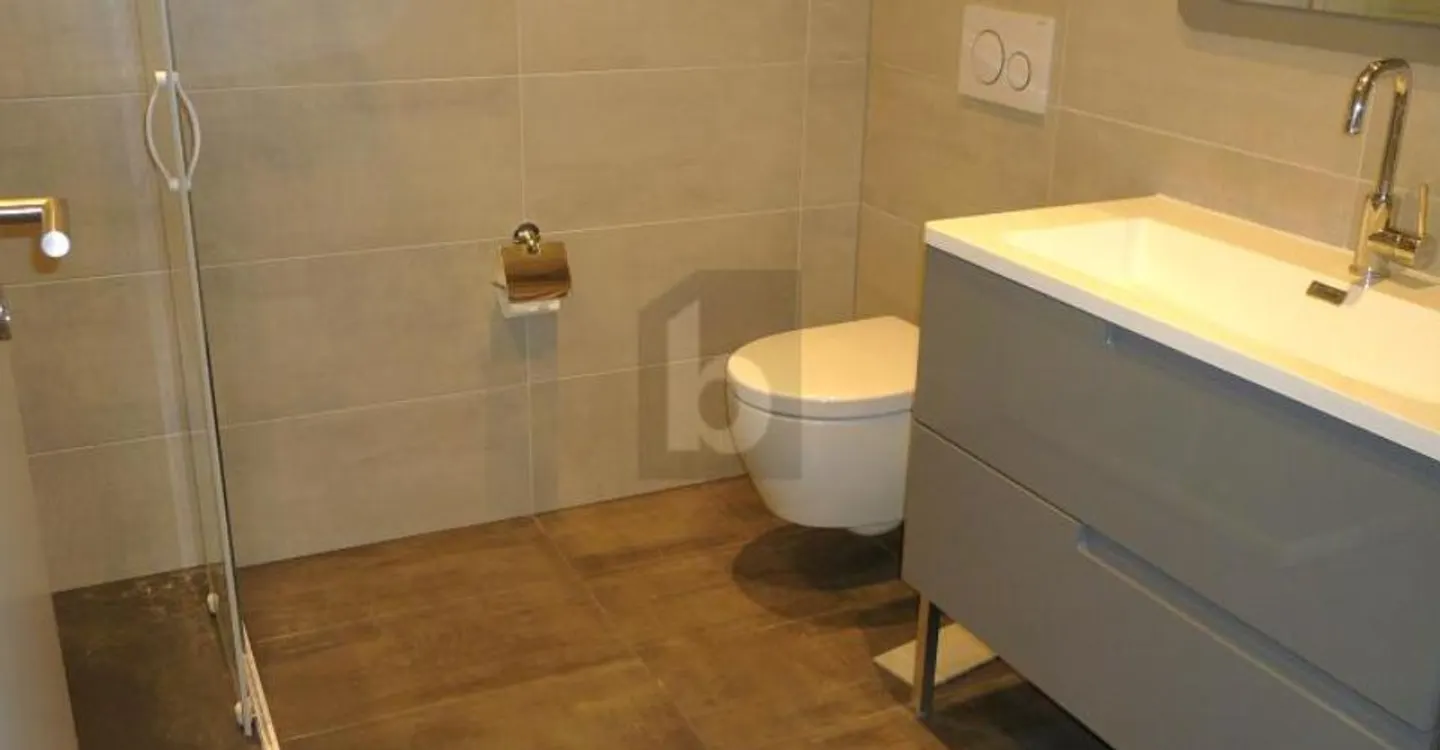 POUR INVESTISSEUR PRIVÉ, RENDEMENT 4.29 % NET - Photo 3 of 6
