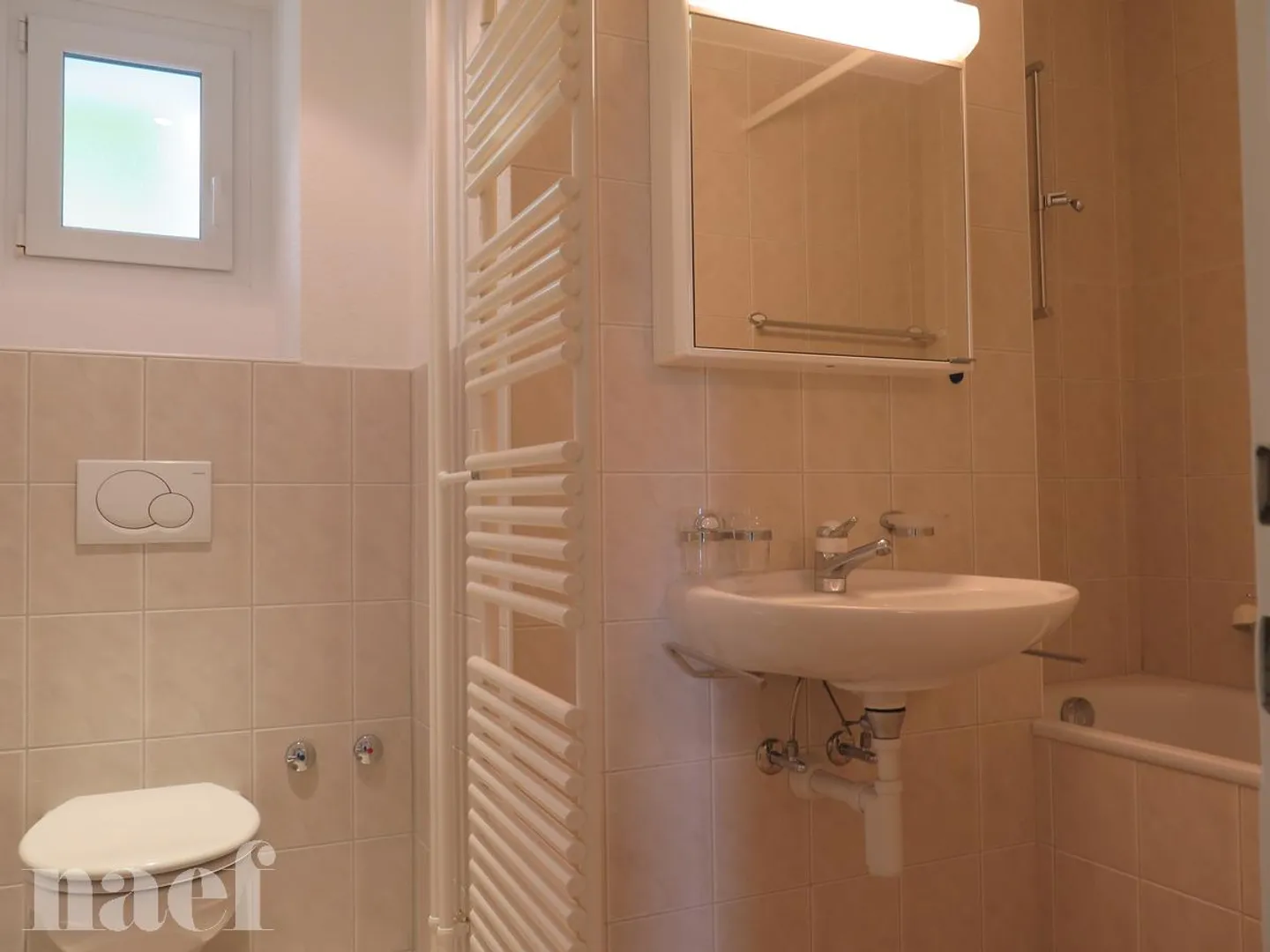 Très bel appartement situé dans un quartier calme et verdoyant - Photo 4 sur 5