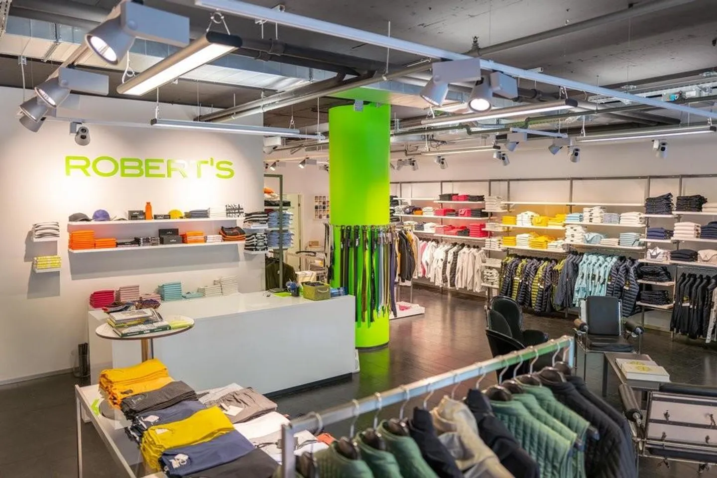 Boutique (121 m2) dans la maison Anfos - Photo 3 sur 5