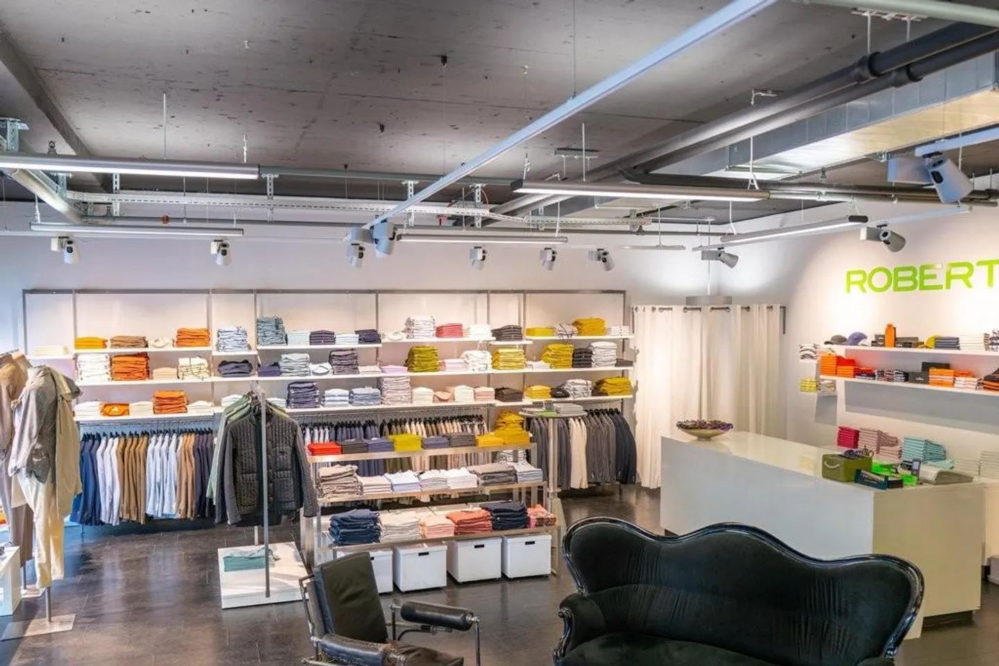 Boutique (121 m2) dans la maison Anfos - Photo 4 sur 5