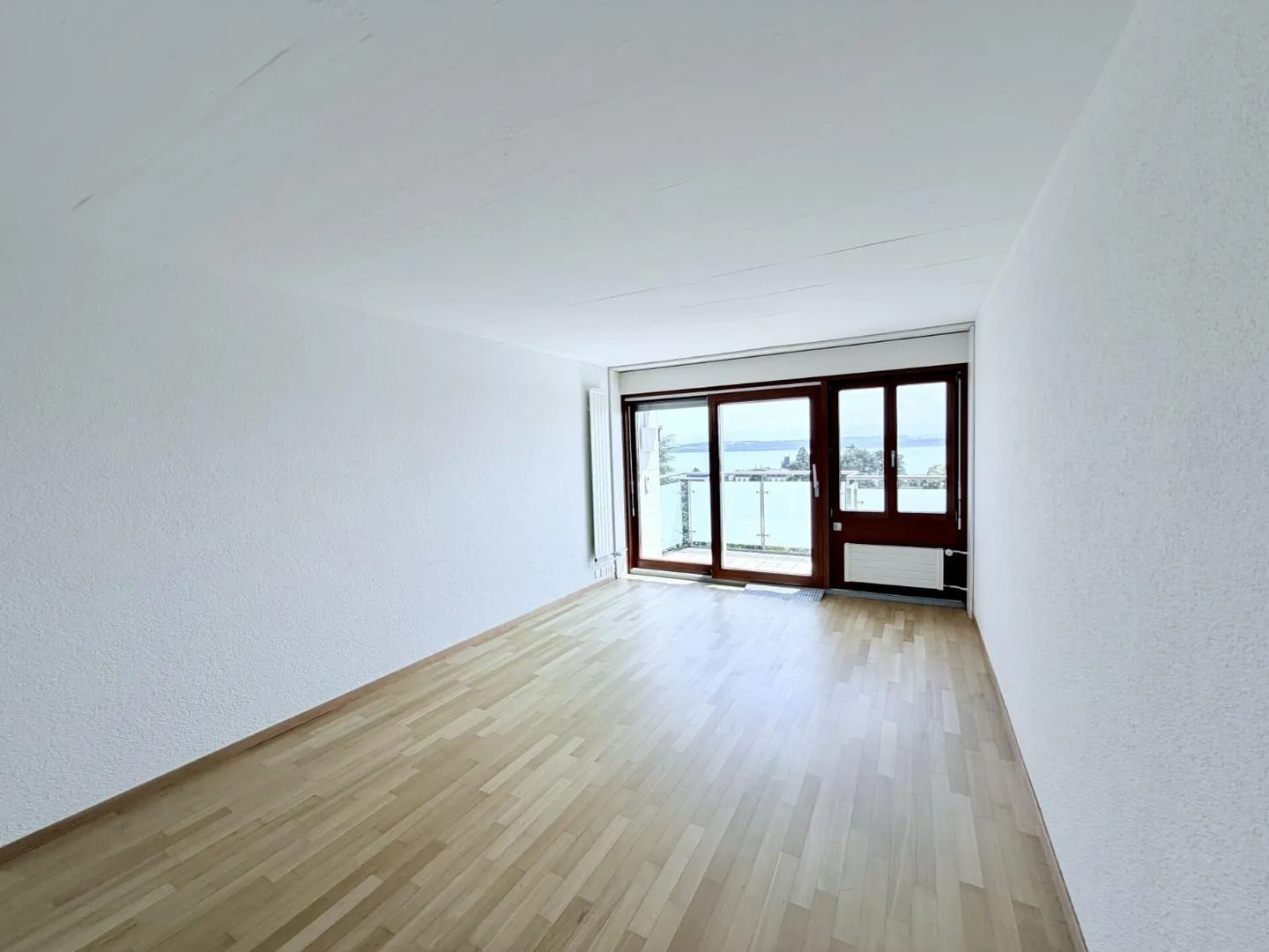 Studio rénové avec vue sur le lac - Photo 1 sur 7