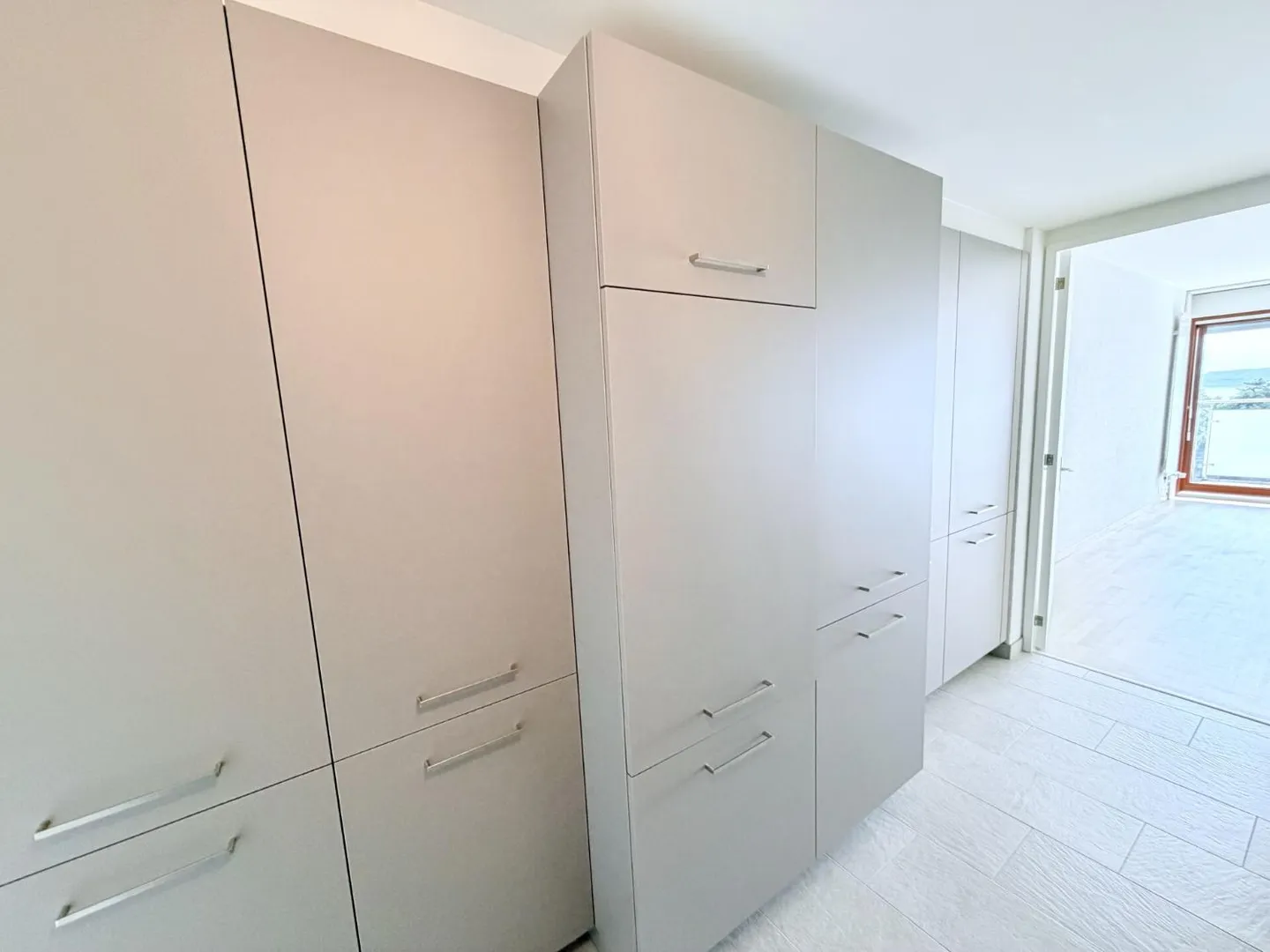 Studio rénové avec vue sur le lac - Photo 4 sur 7