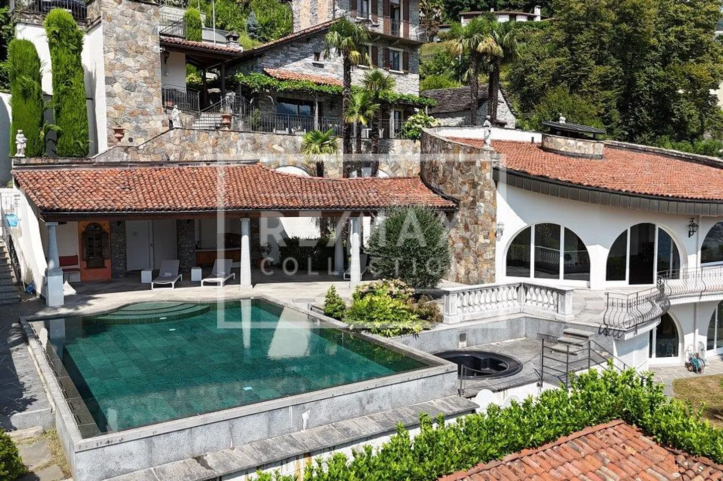 Exclusive luxury villa with rustic - Photo 3 of 13
