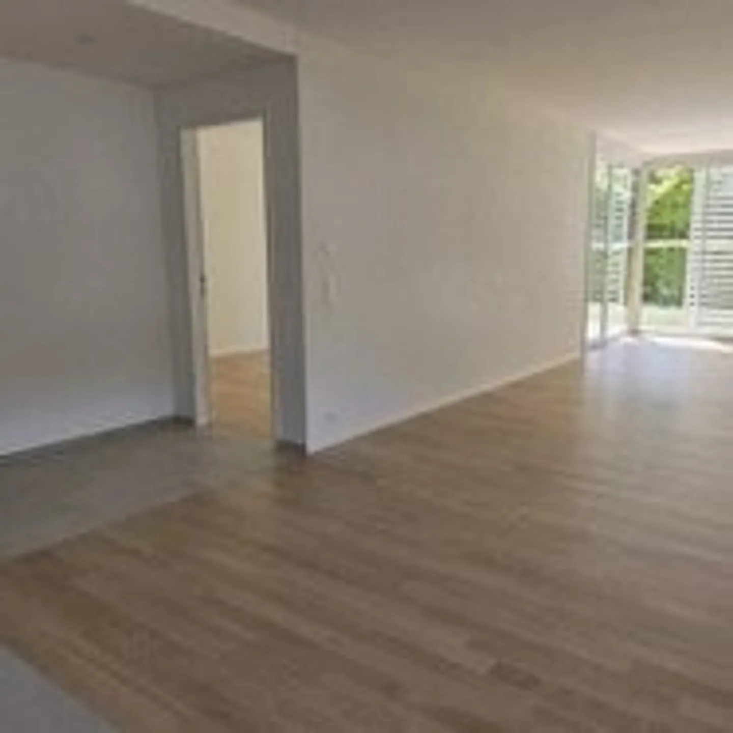 Modern 2.5-Room Apartment in Zurich - Photo 2 of 9