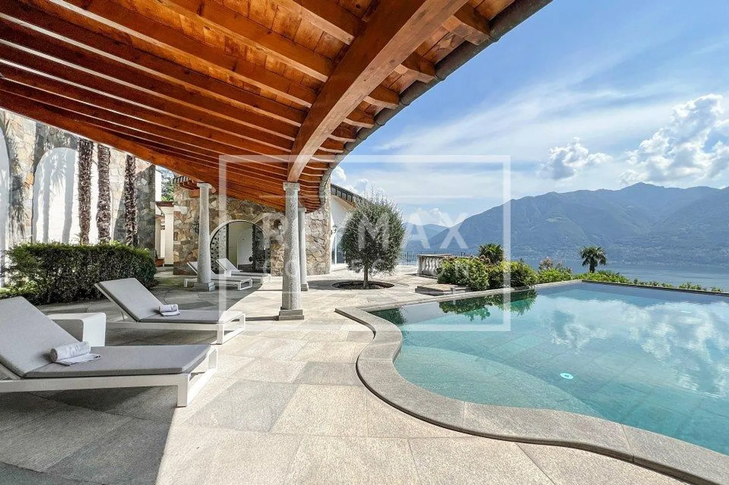 Exclusive luxury villa with rustic - Photo 12 of 13