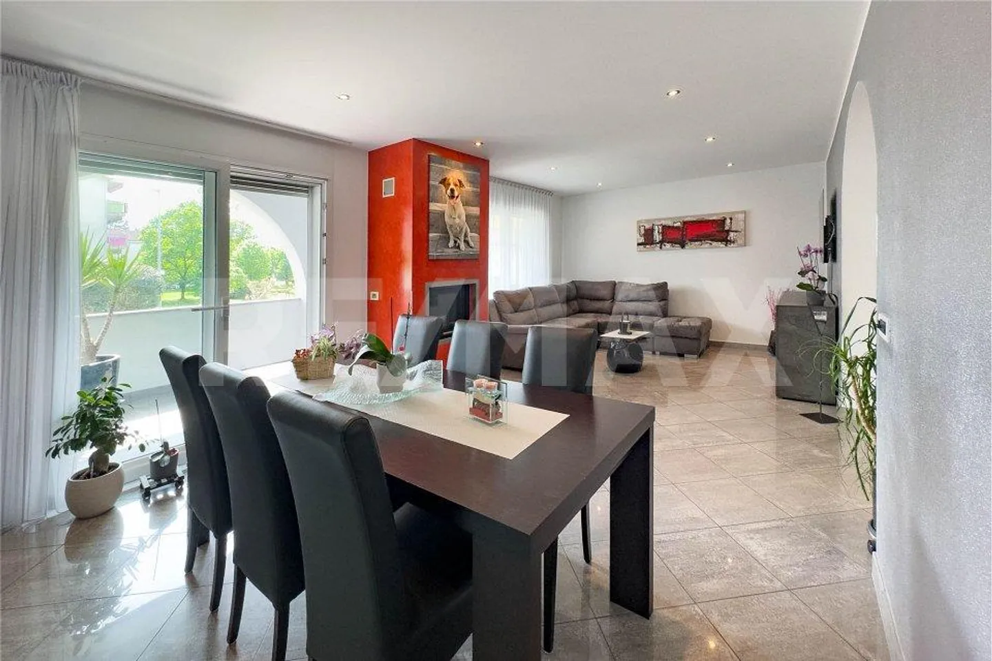 Maison unifamiliale de 6 pièces dans un emplacement pratique - Photo 5 sur 13