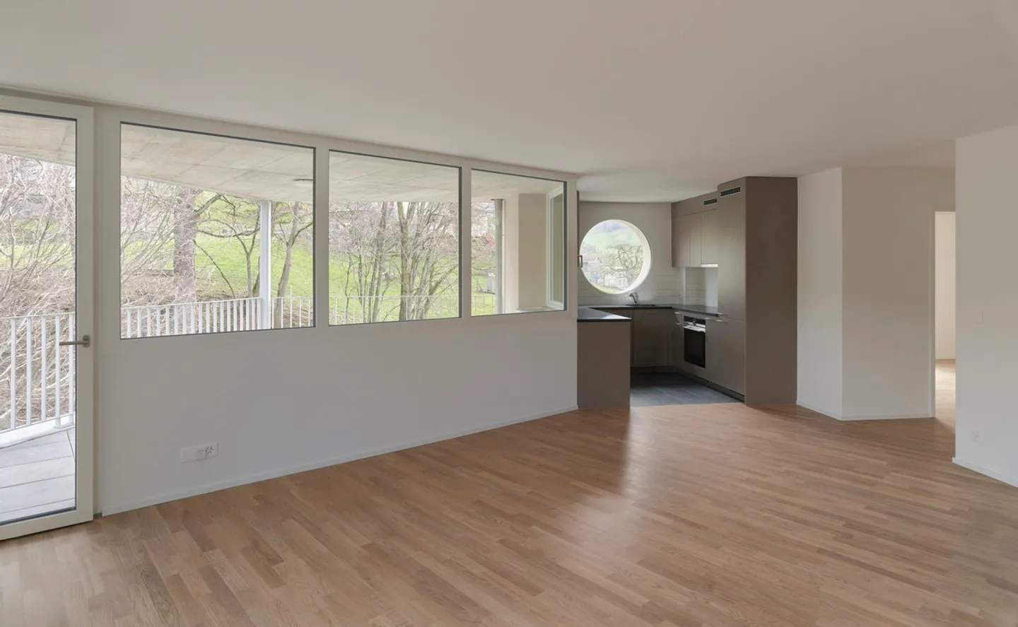 4.5 Room Apartment - Photo 1 of 8