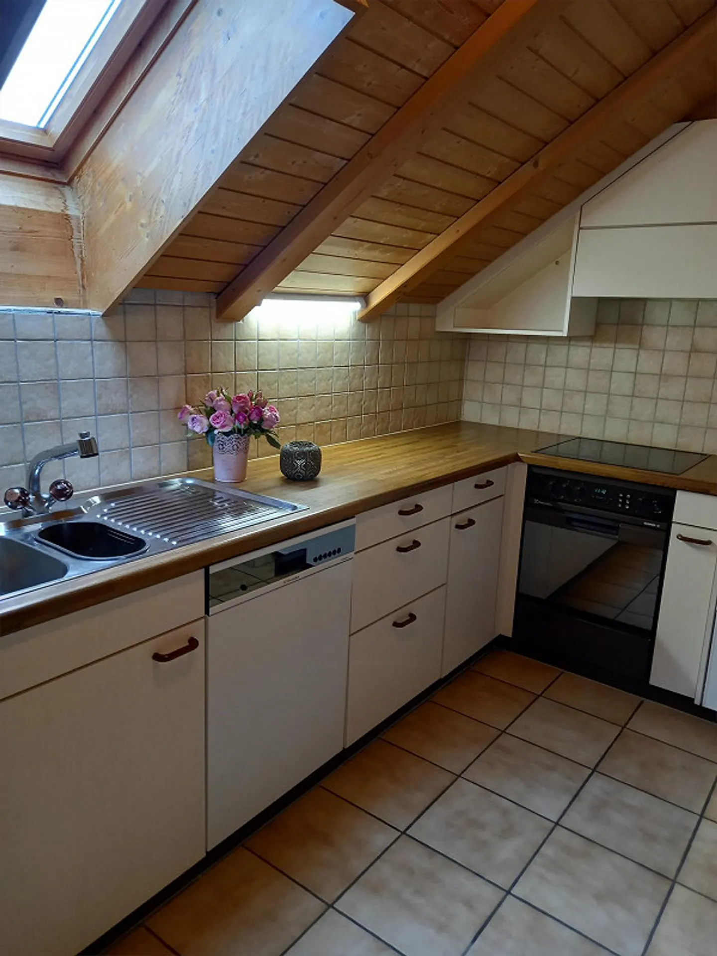 Attractive attic apartment in the village center - Photo 4 of 14