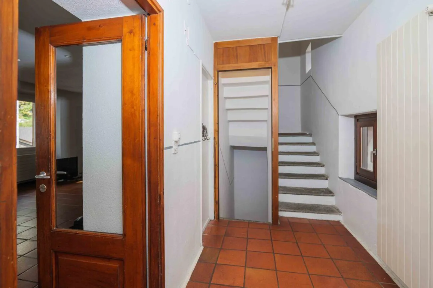 À VENDRE À VERSCIO - MAISON TYPIQUE DÉVELOPPÉE SUR 3 ÉTAGES - Photo 8 sur 18
