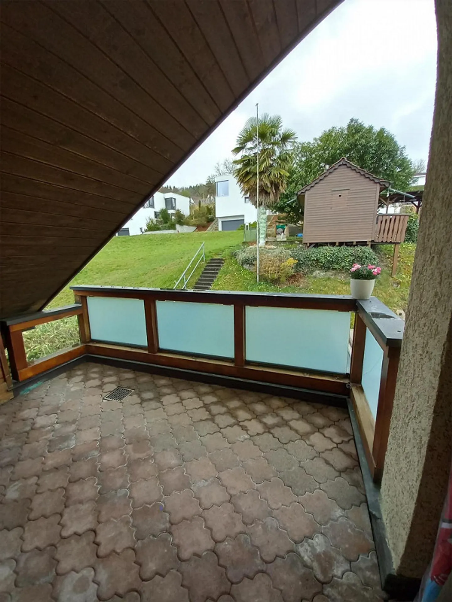 Attractive attic apartment in the village center - Photo 13 of 14