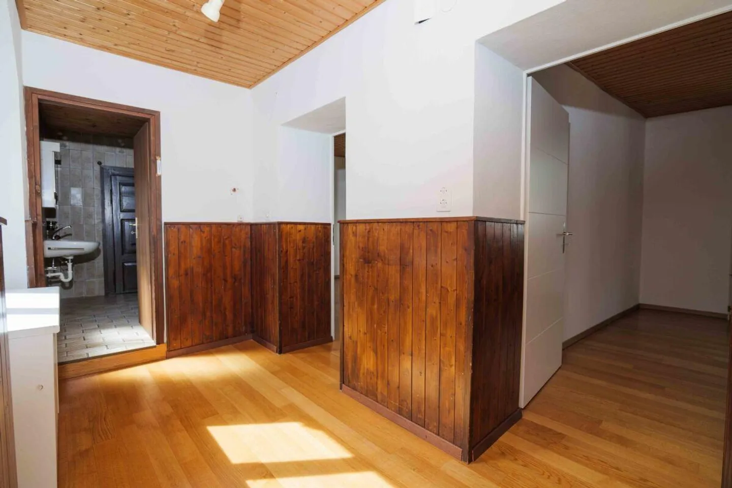 À VENDRE À VERSCIO - MAISON TYPIQUE DÉVELOPPÉE SUR 3 ÉTAGES - Photo 14 sur 18