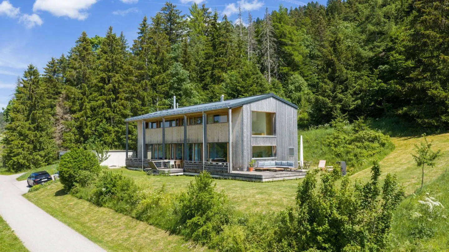 Architect's House in a Bucolic Setting - Photo 2 of 7