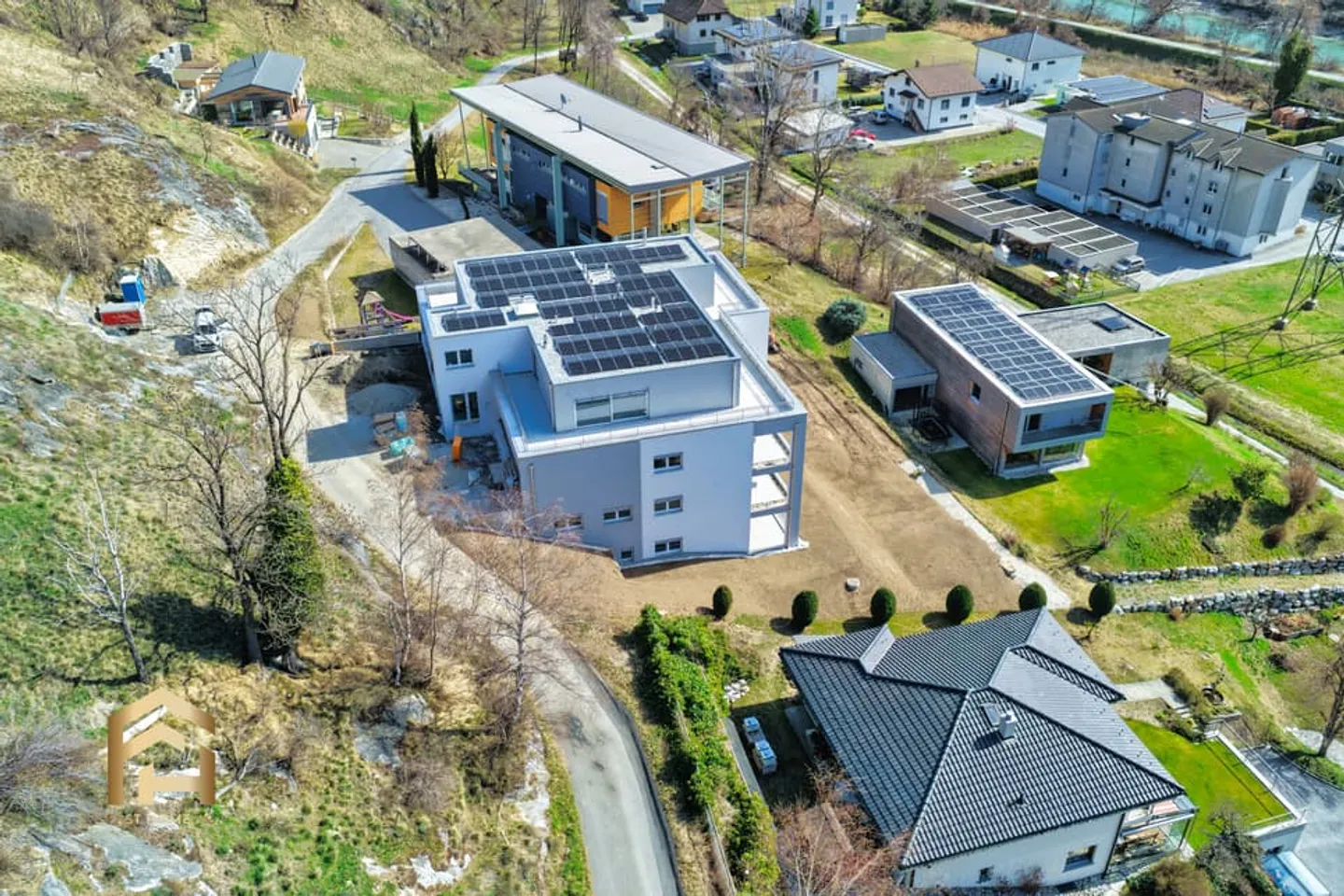 Exklusive 5.5-ZWG in der 1. Etage mit West-Ausrichtung und Abendsonne - Photo 11 of 13