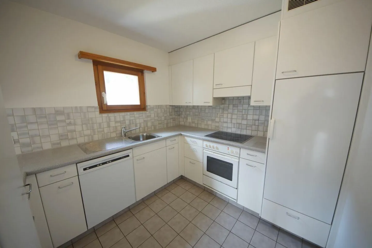 4.5-room apartment with garden seating area - Photo 3 of 12