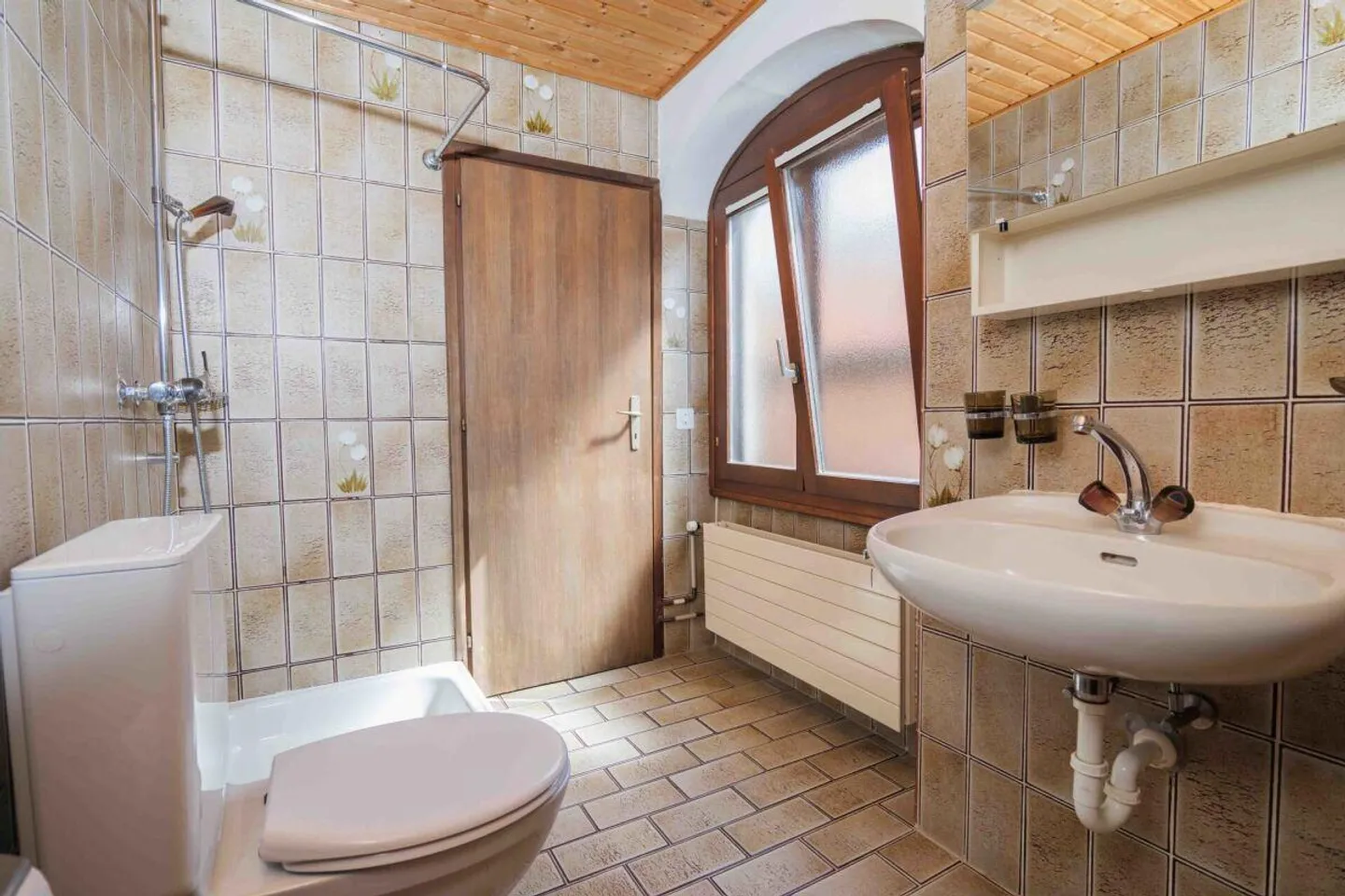 À VENDRE À VERSCIO - MAISON TYPIQUE DÉVELOPPÉE SUR 3 ÉTAGES - Photo 16 sur 18