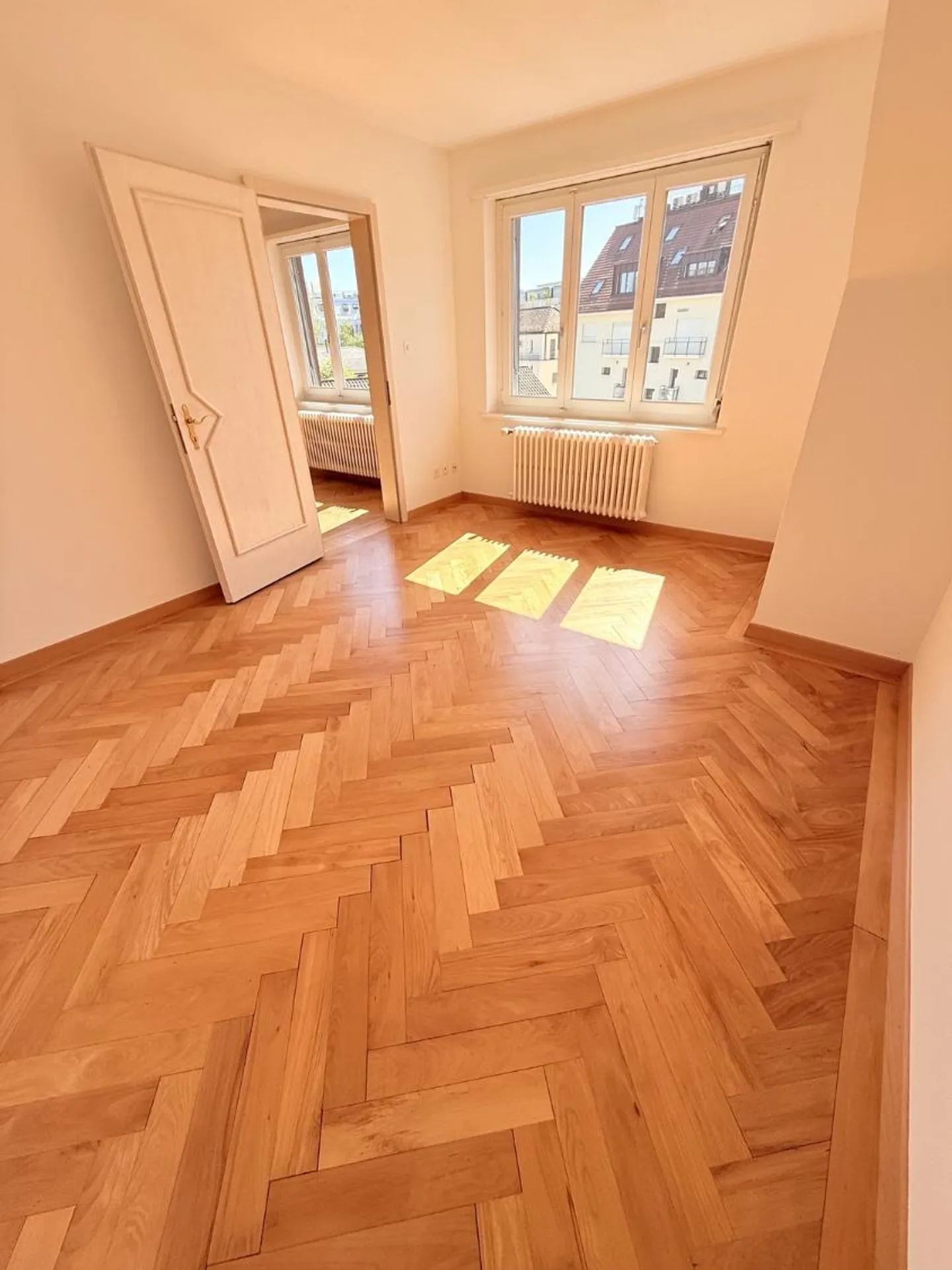 4-room apartment for rent in Zurich - Photo 2 of 7