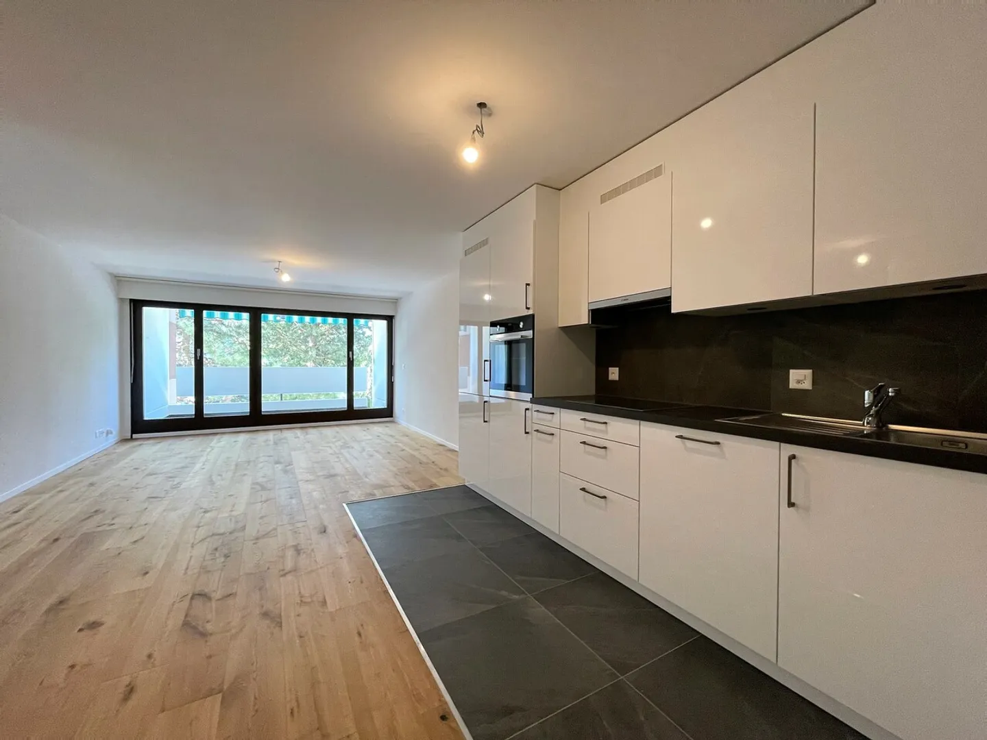 3.5-Zimmer-Wohnung im 1. Stock - Foto 2 von 7