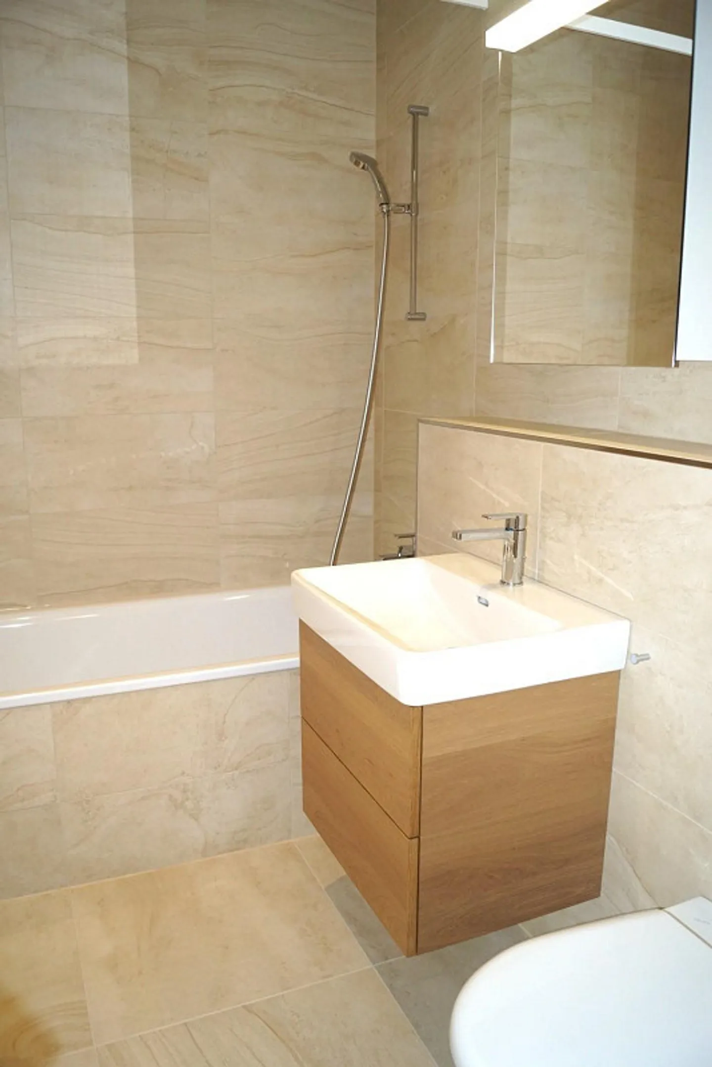 2½ Room Garden Apartment in Goldiwil near Thun! - Photo 11 of 13