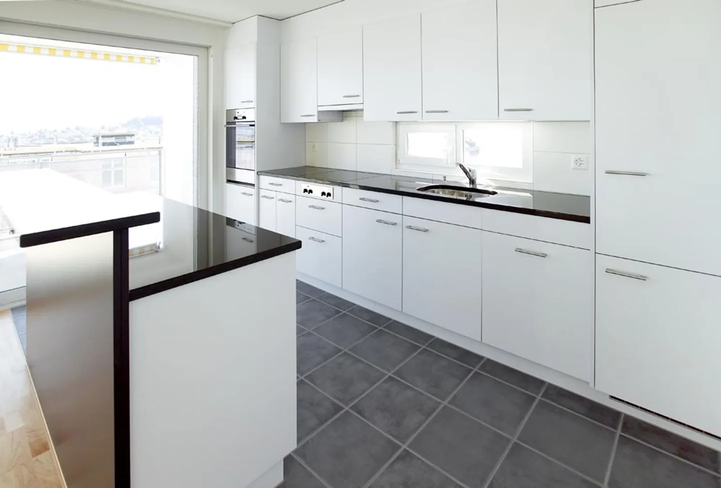 Spacious 4.5-room apartment in a quiet location! - Photo 4 of 9