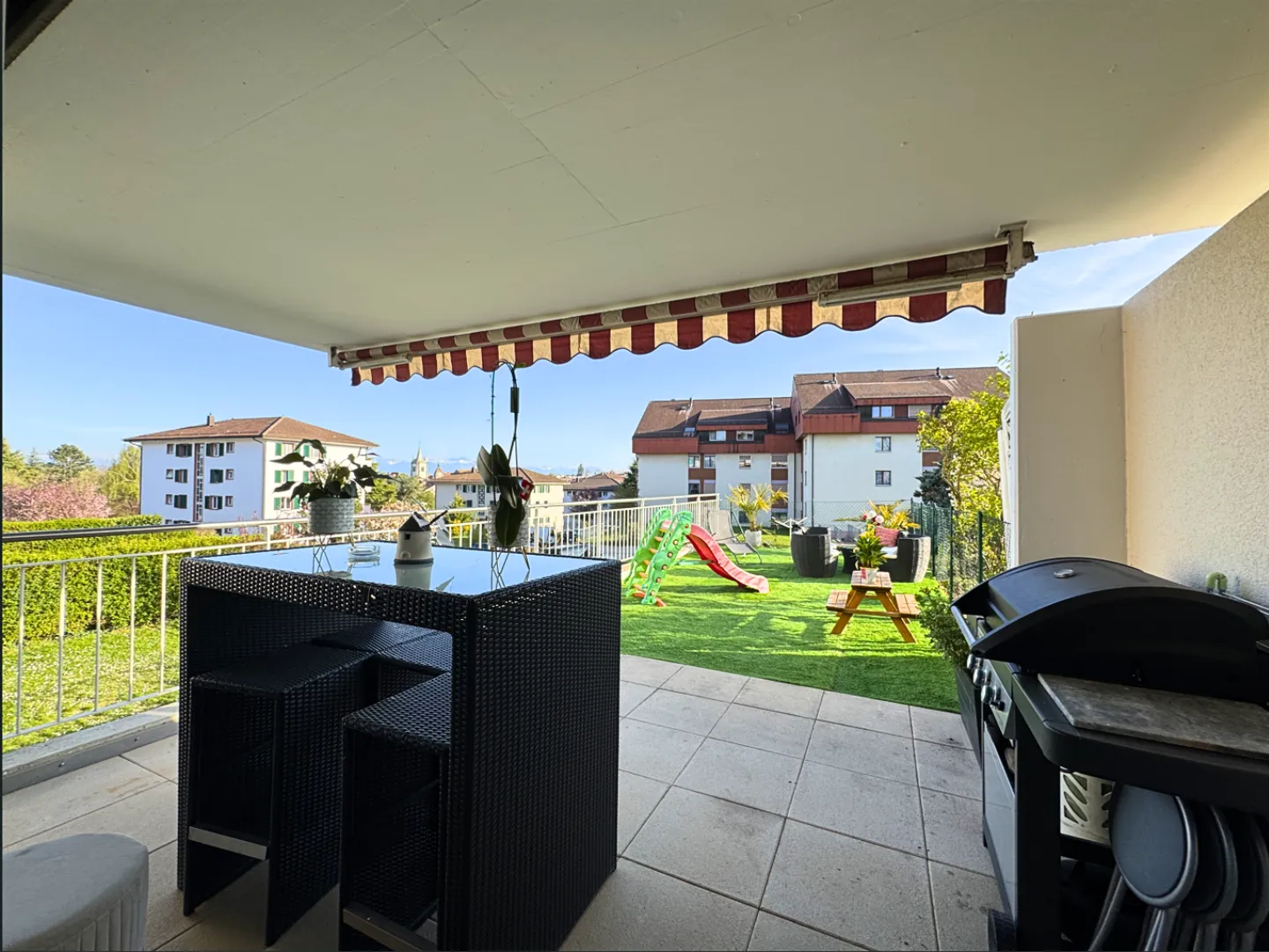 Magnificent 4.5-room apartment with two gardens and large terrace – Cossonay - Photo 1 of 10