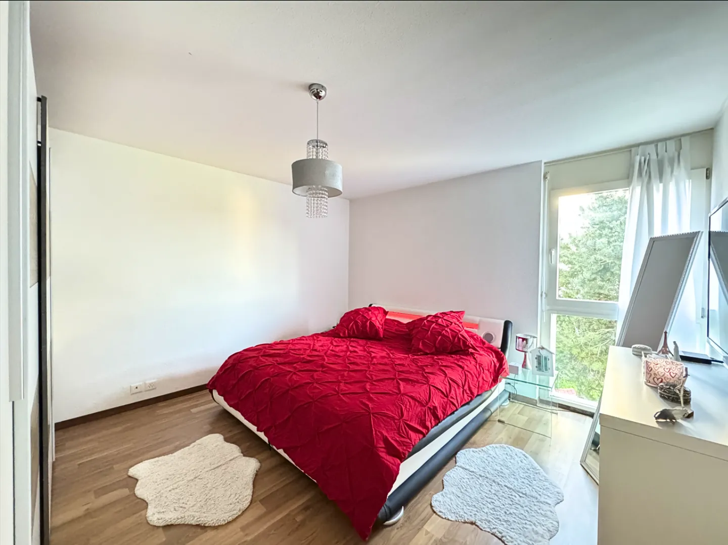Magnificent 4.5-room apartment with two gardens and large terrace – Cossonay - Photo 4 of 10