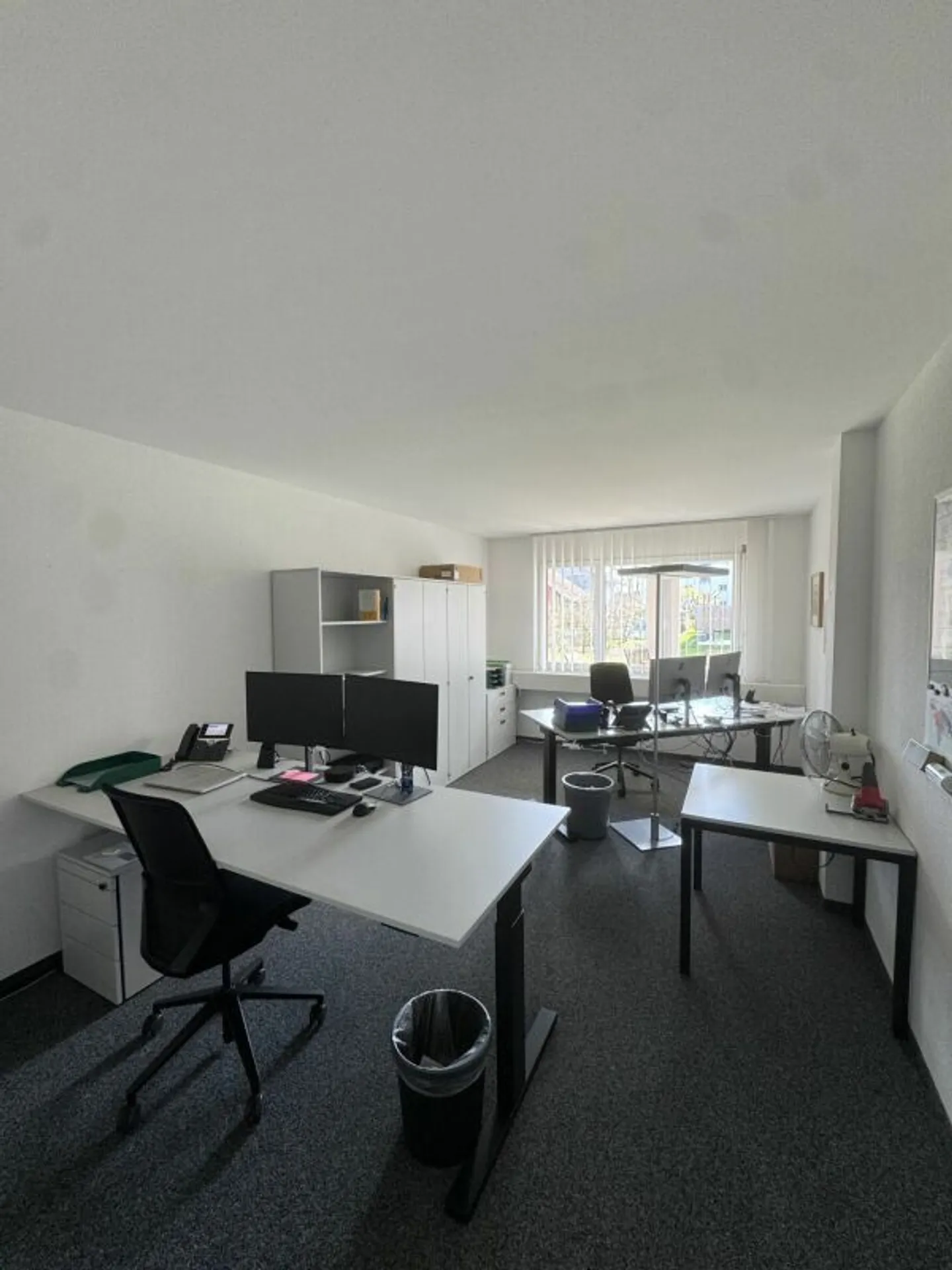 Spacious commercial space for office or practice, 238 m² - Photo 3 of 12