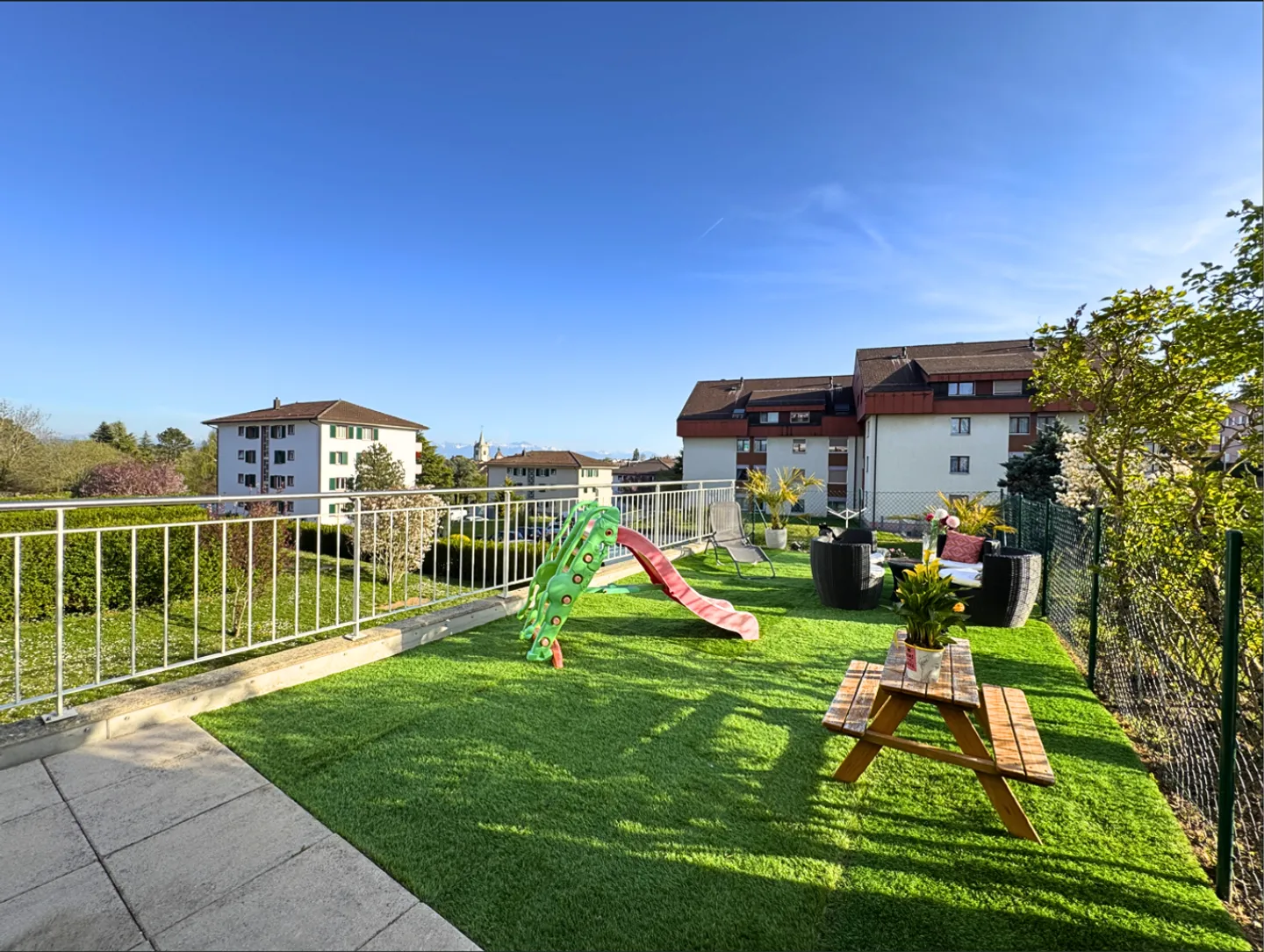 Magnificent 4.5-room apartment with two gardens and large terrace – Cossonay - Photo 10 of 10