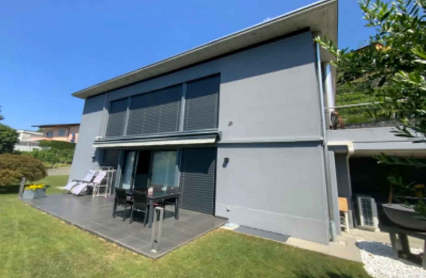 «4.5 Zimmer-Einfamilienhaus mit Garten auch als zweitwohnsitz» - Foto 1 von 10