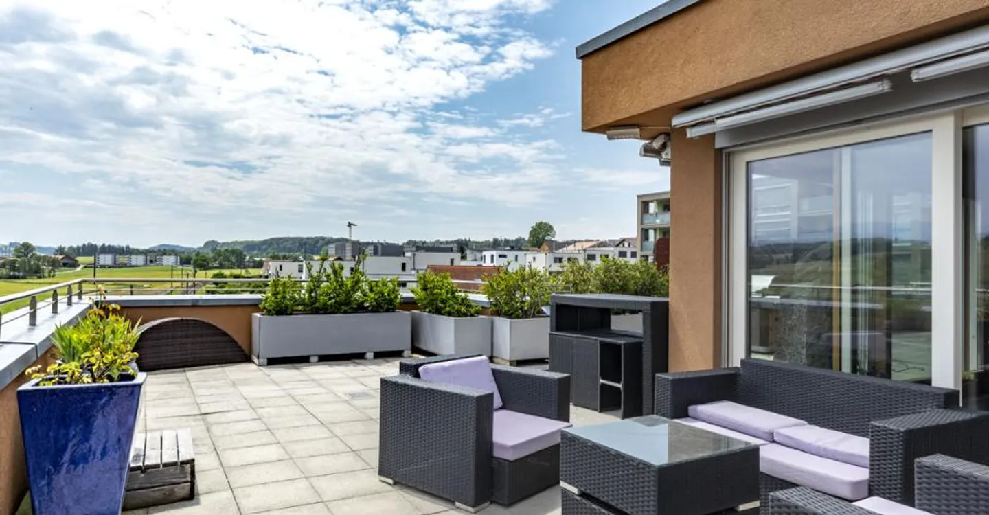 True penthouse occupying the entire top floor - Photo 5 of 20