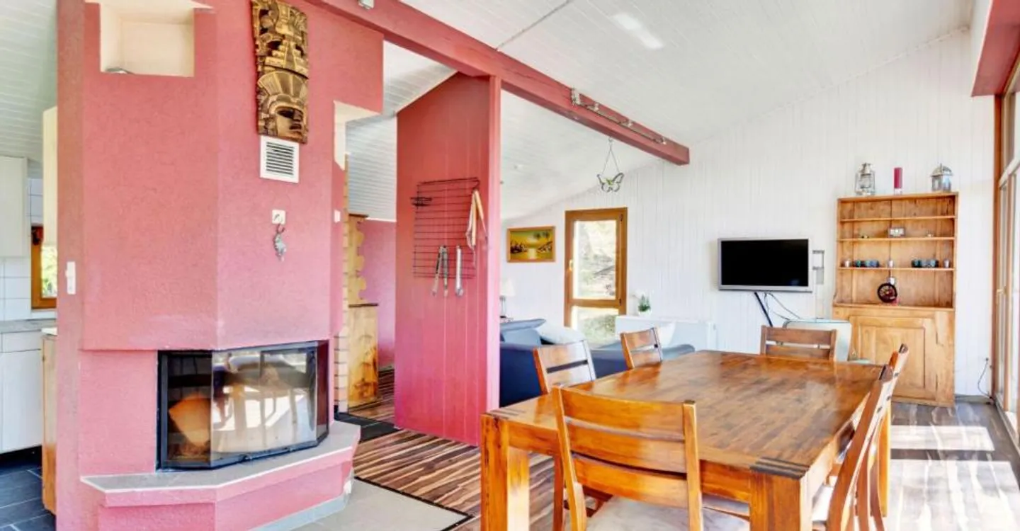 Charming Nature Chalet - Photo 3 of 11