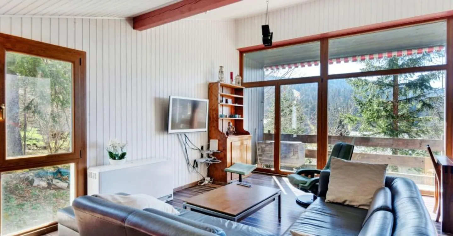 Charming Nature Chalet - Photo 5 of 11