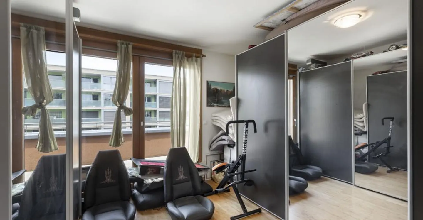True penthouse occupying the entire top floor - Photo 13 of 20