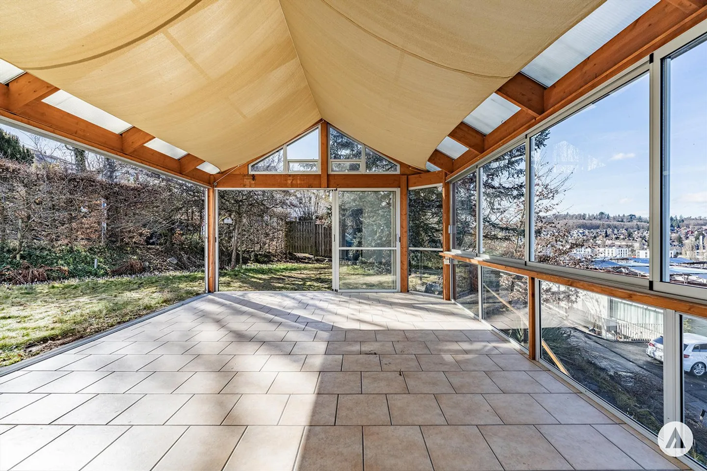 Il Gurten alle spalle, la città di Berna ai tuoi piedi - Foto 4 di 13