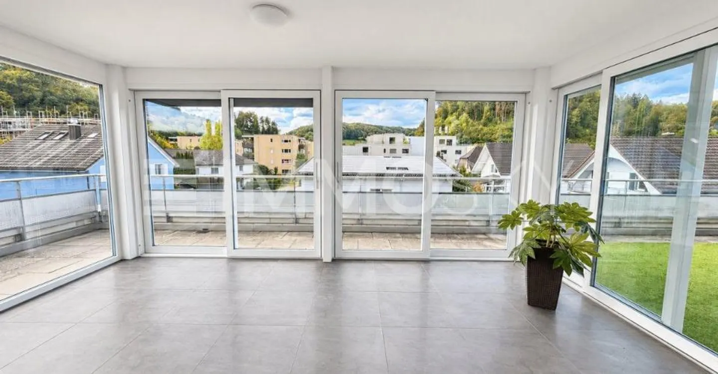 Penthouse with Stunning Views - Photo 5 of 5