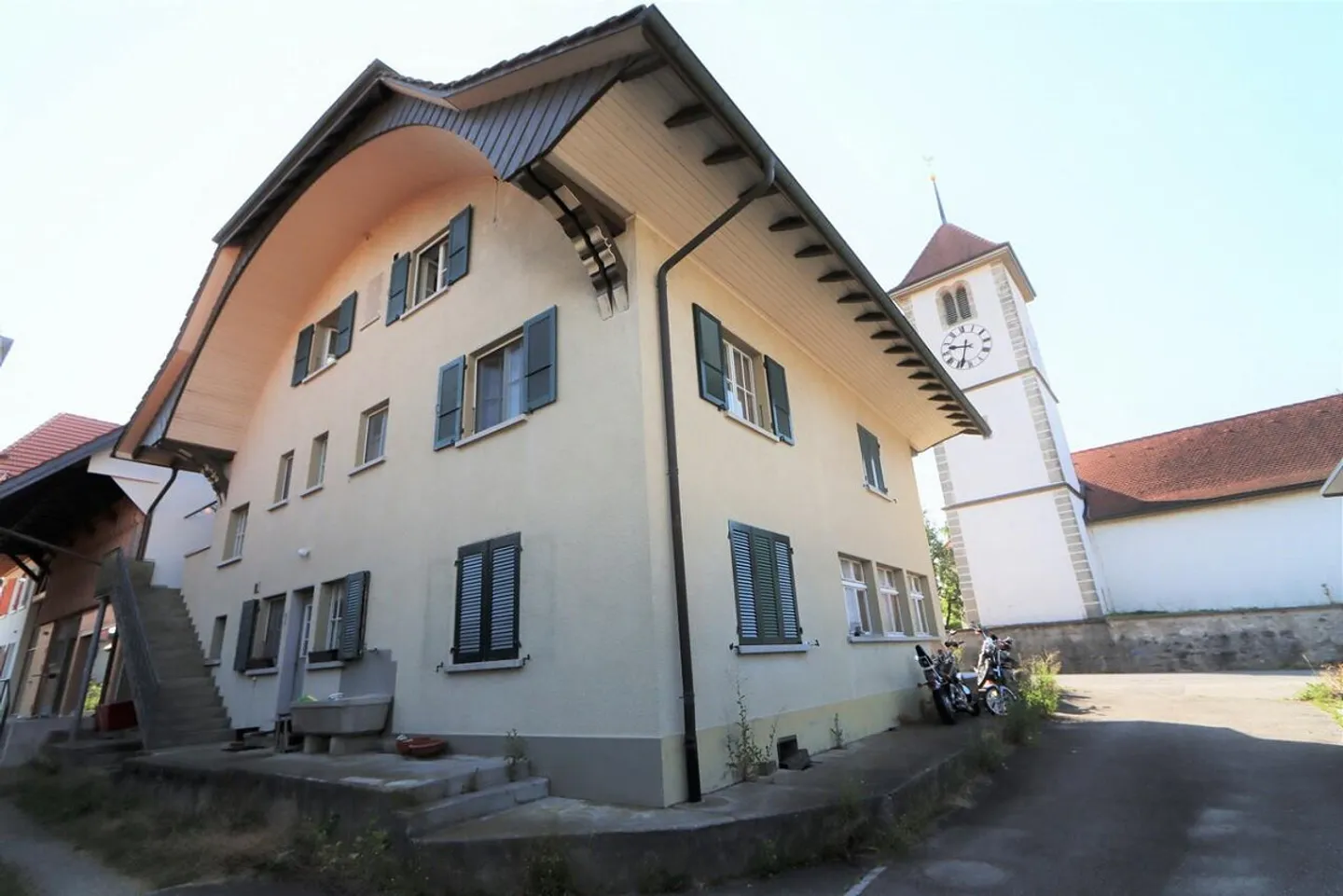 Duplex avec espace commercial - Photo 2 sur 22
