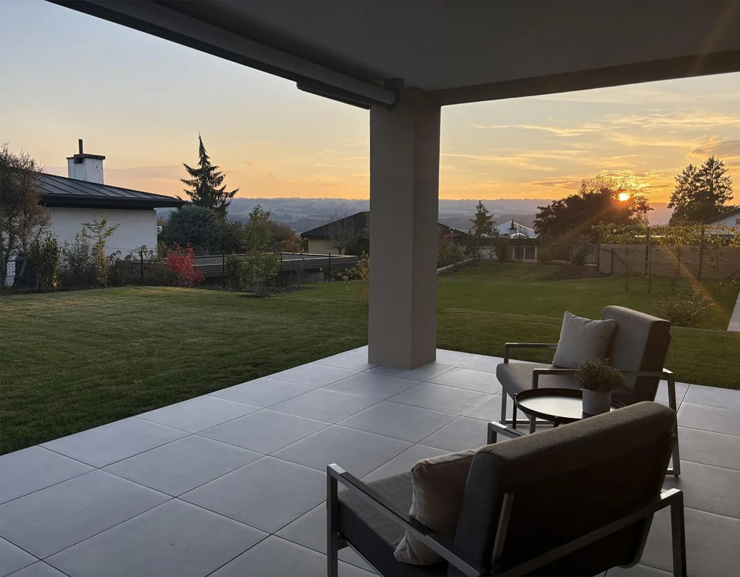 Casa unifamiliare con bel giardino e vista magnifica - Foto 2 di 12