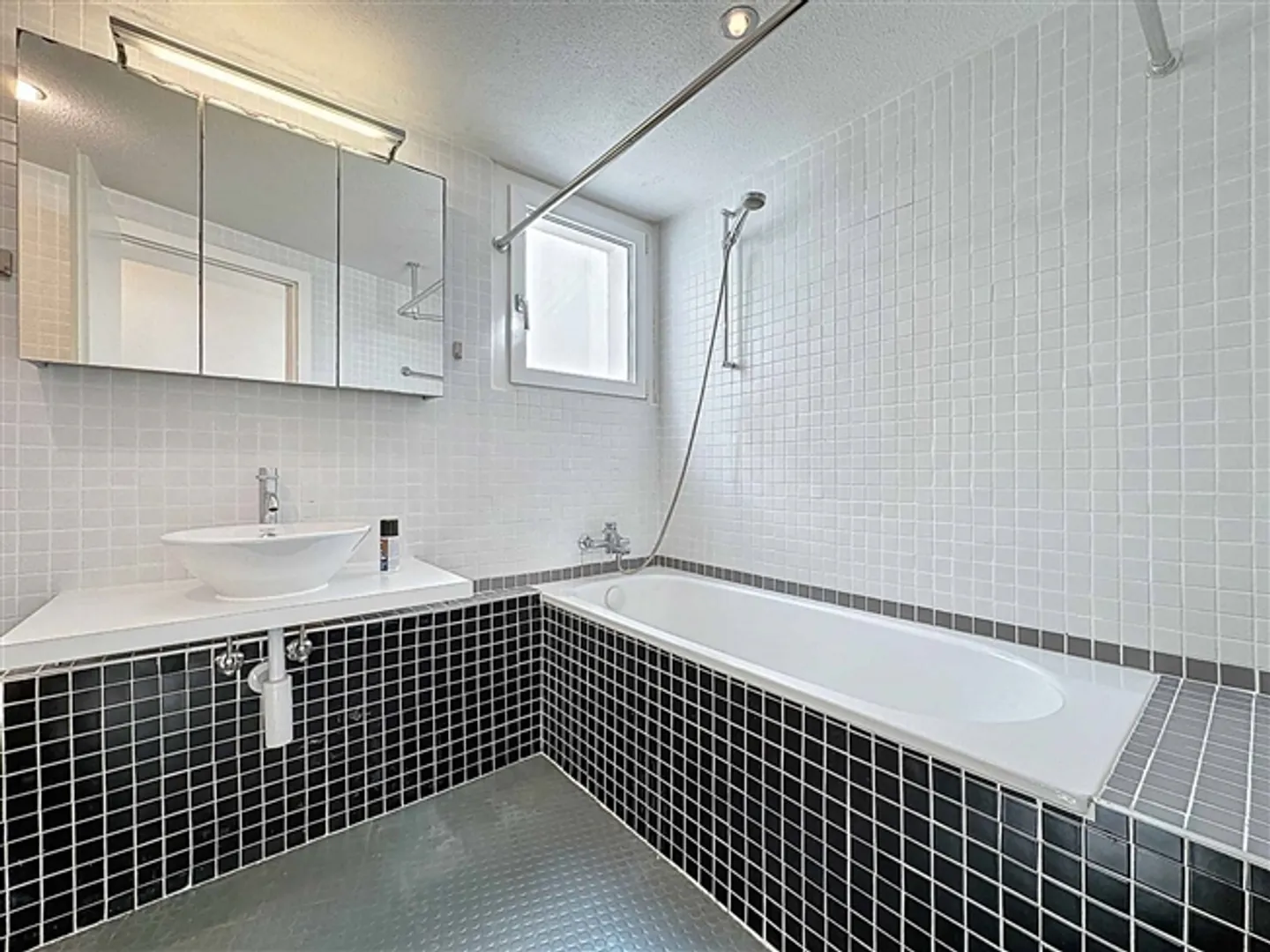 Villa individuelle de 325 m2 avec belle vue sur le lac et les montagnes - Photo 13 sur 13