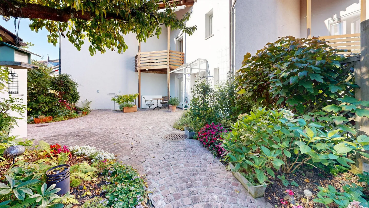 Vivere a contatto con la natura in una posizione vicina alla città - Foto 2 di 11