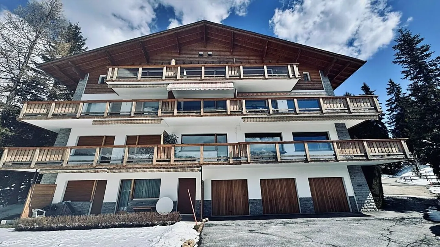 Spacious 3.5-room apartment with large balconies - Photo 1 of 19